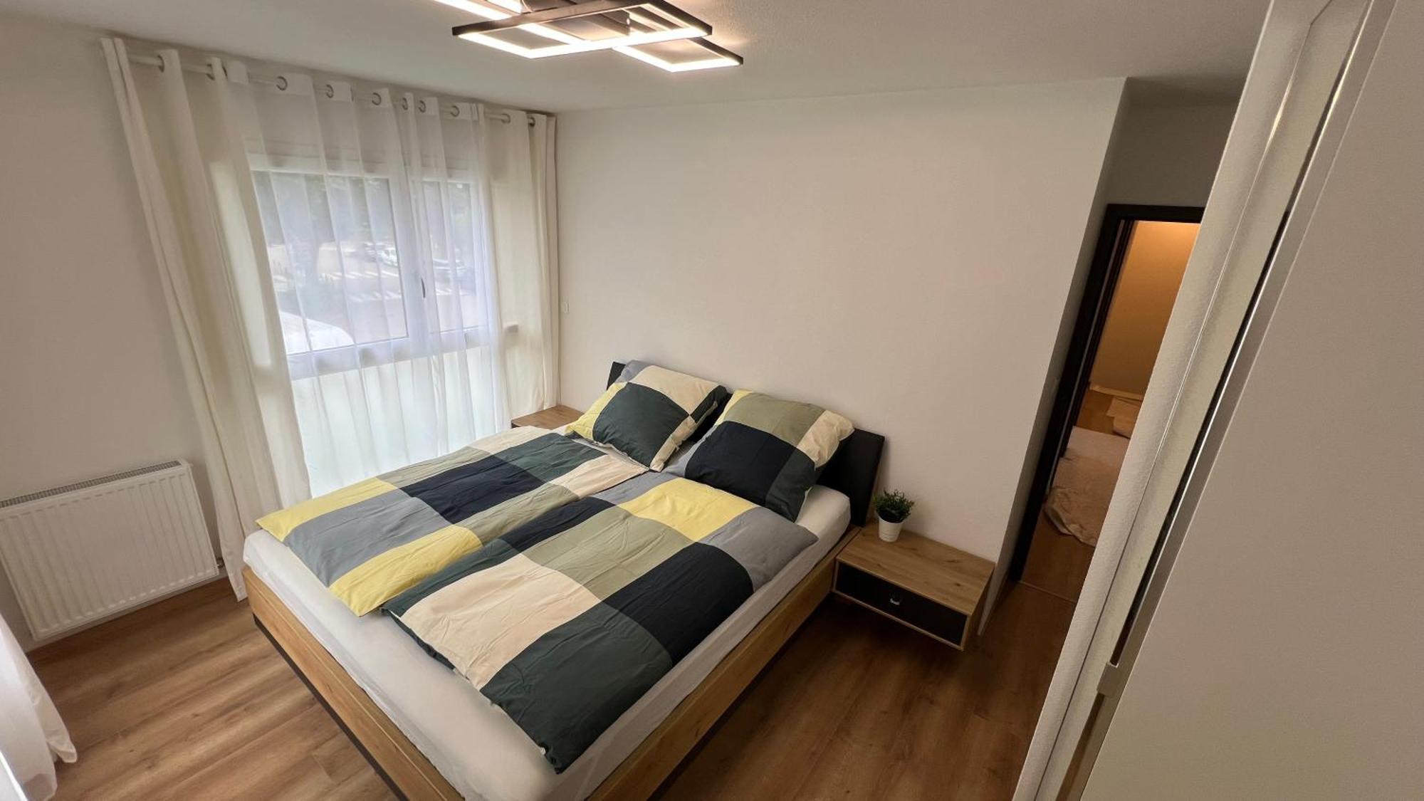 Homestay With Double Size Bed In Center