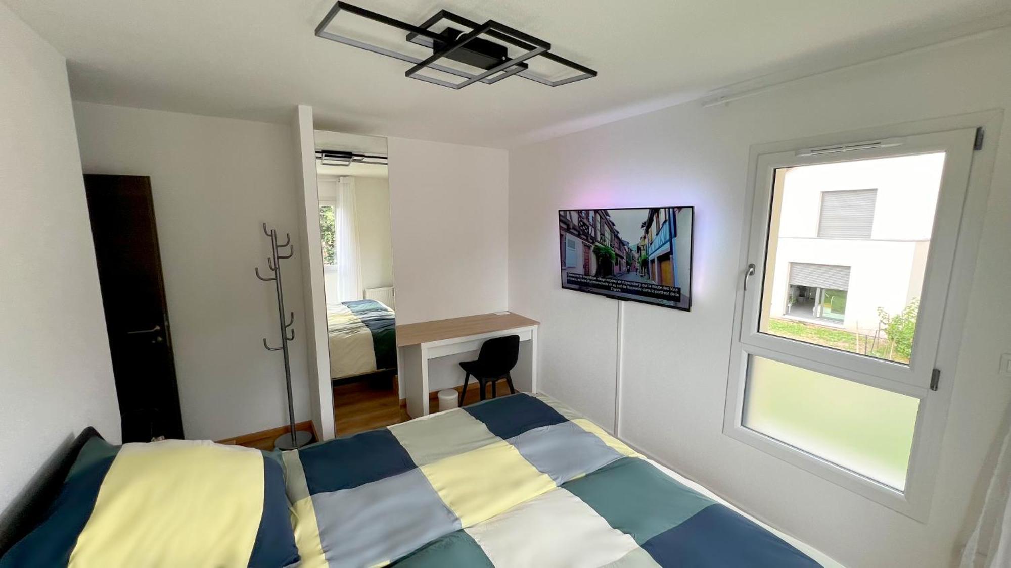 With Double Size Bed In Center * Kaysersberg-Vignoble